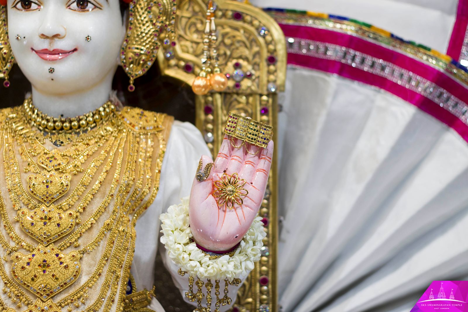 ©1987-2017 SKS Swaminarayan Temple East London